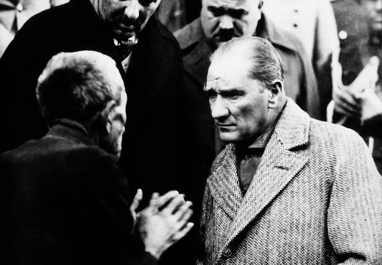 Atatürk Benim Naçiz Vücudum Elbet Bir Gün Toprak Olacaktır Nerede Söyledi? 1 benim naciz vucudum elbet bir gun toprak olacaktir nerede soyledi 3